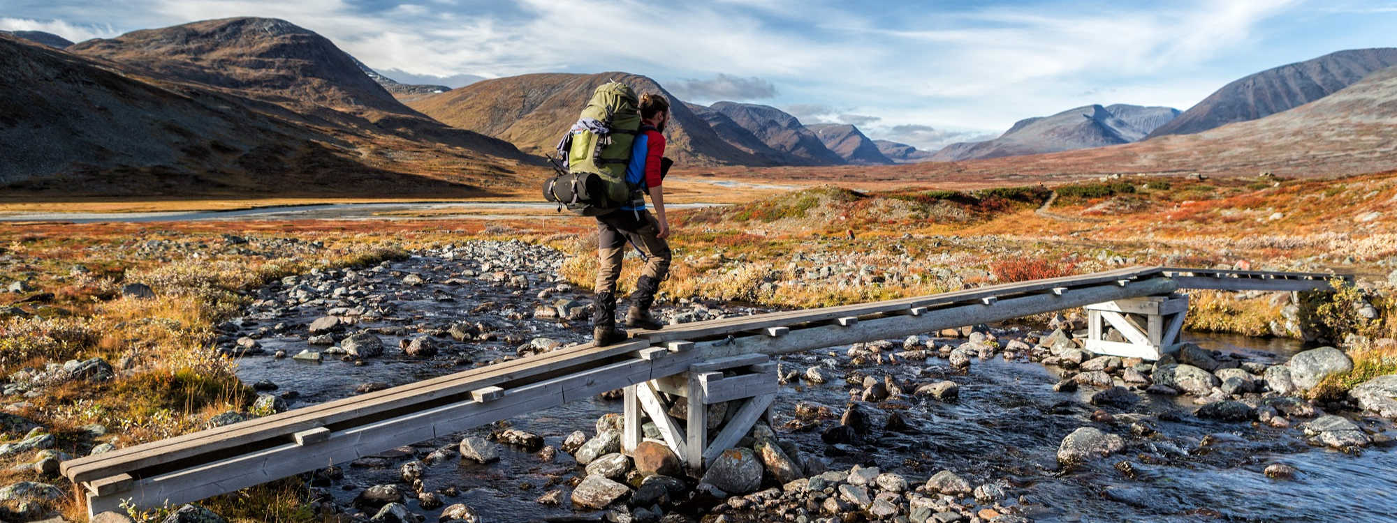 lange afstandswandelaar op de Kungsleden-wandelroute in Lapland - Zweden
